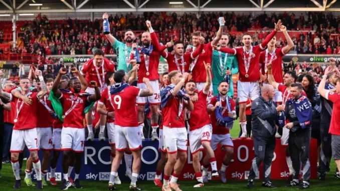 0_Wrexham-squad-768x511